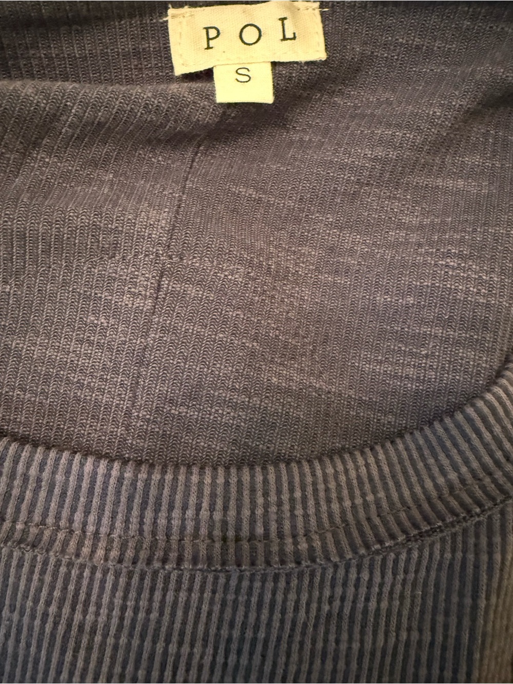 POL Blue and Gray Floral Patchwork Top w/Plaid
Balloon Sleeves
E28 - Picture 6 of 7